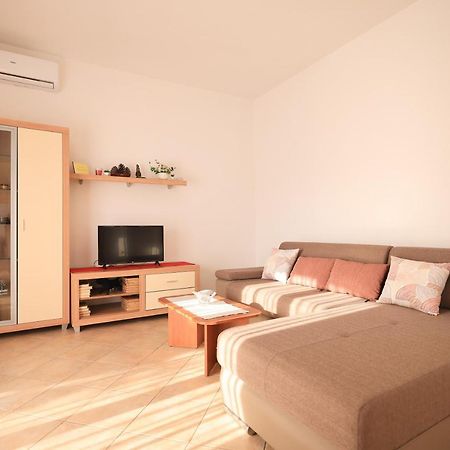 Apartments Ana 돈제페트레케인 외부 사진