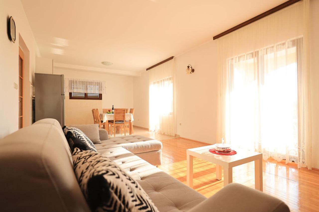Apartments Ana 돈제페트레케인 외부 사진