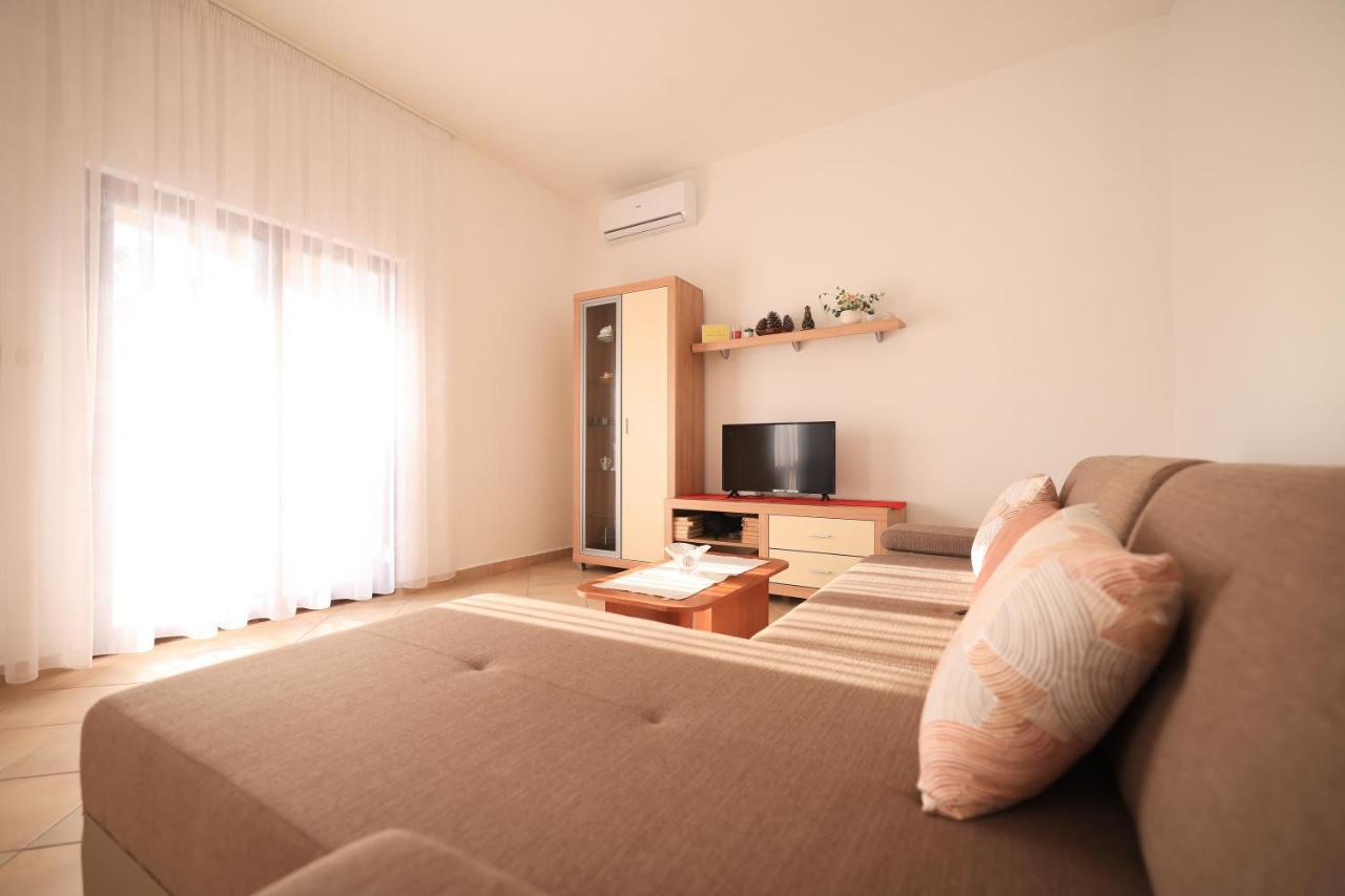 Apartments Ana 돈제페트레케인 외부 사진