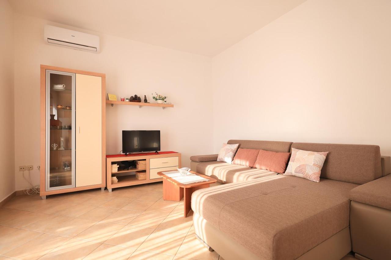 Apartments Ana 돈제페트레케인 외부 사진