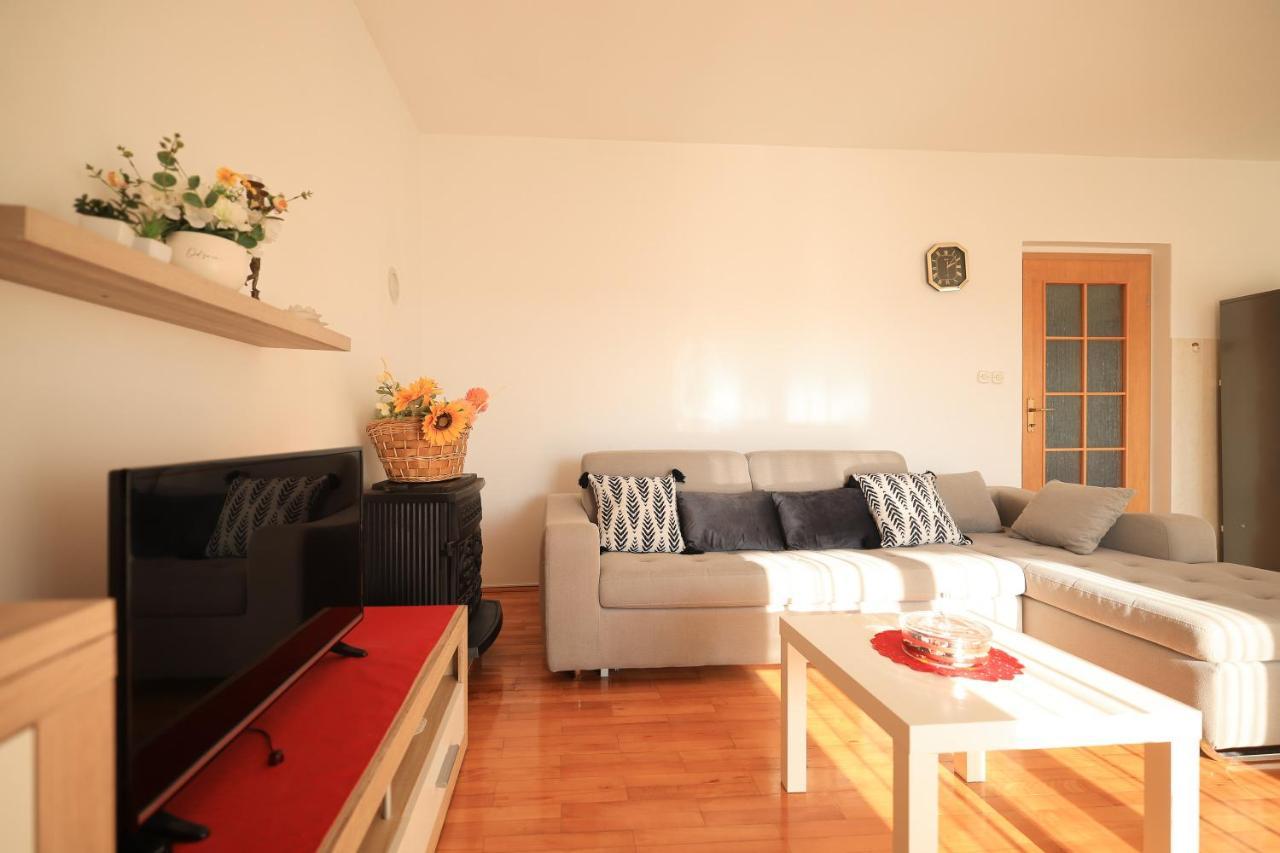 Apartments Ana 돈제페트레케인 외부 사진